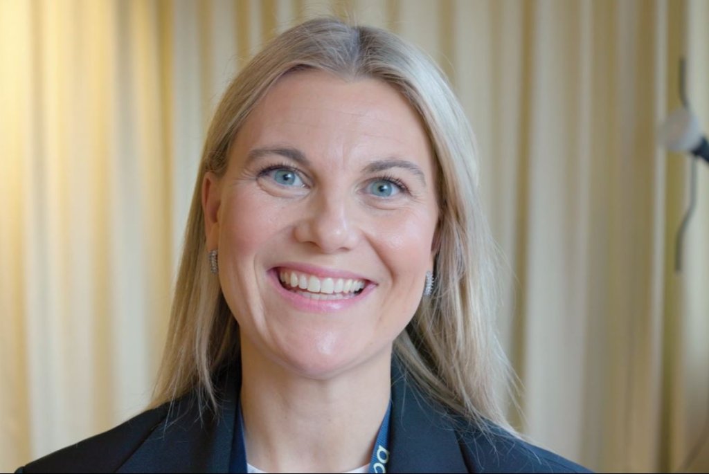 Porträttbild inomhus på Bouvets medarbetare Ane Ravna Rörmoen