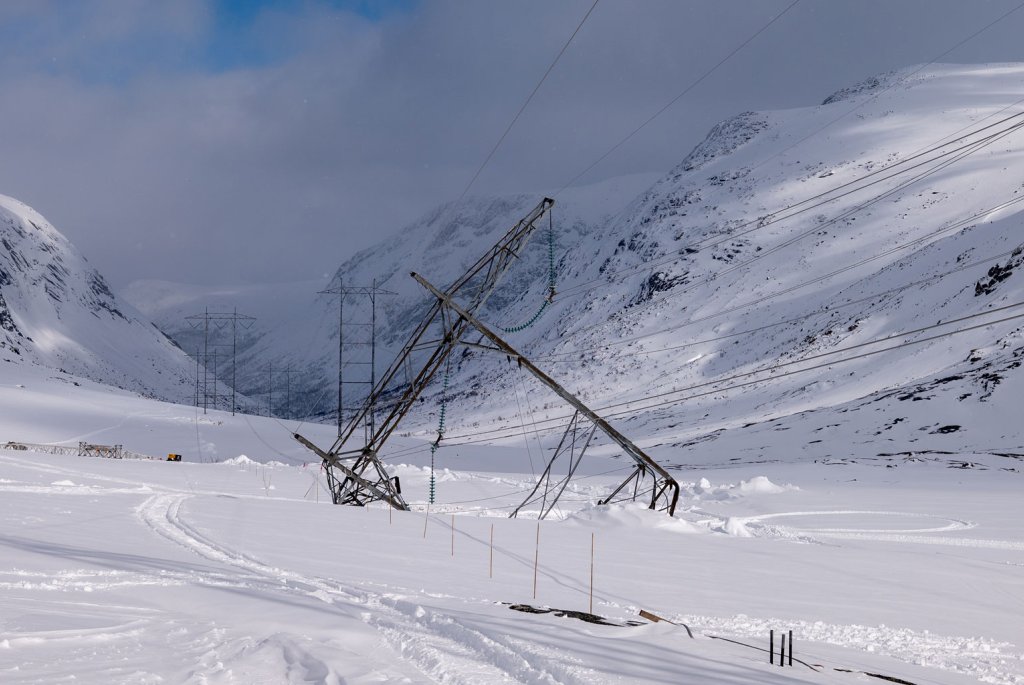 En veltet strømmast