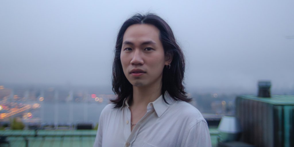 Utomhusporträttbild på Bouvets praktikant Daniel Chen Tsai