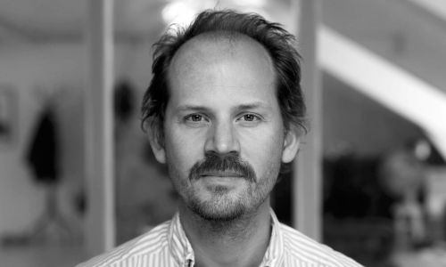Leder komplexa innovations- och förändringsarbeten i vården